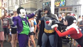 Harley Quinn and the Joker fight against Batman at Movieworld [upl. by Payne]