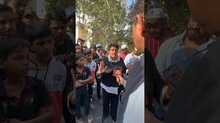 Tehelka Prank Pr Uthai Ungli😱😱 Vada Pao Girl😳 shorts viral indianstreetfood delhistreetfood [upl. by Hendry65]