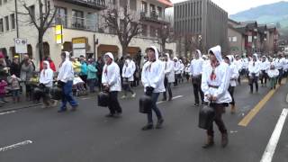 Klausjagen Küssnacht am Rigi 4 Dezember 2015 Schülerklausjagen Trychler [upl. by Norramic]