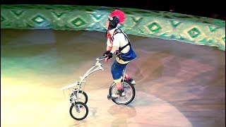 Circus A clown and a broken bicycle Smile Цирк Клоун и поломаный велосипед [upl. by Budding457]