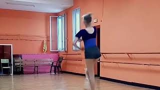 Fouettes Pirouettes pointe ballet [upl. by Harrietta]