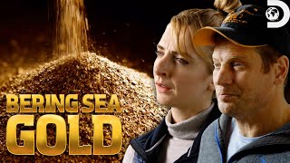 Two Teams One Massive Gold Rush  Bering Sea Gold  Discovery [upl. by Arst231]