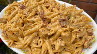 Creamy Sun Dried Tomato amp Chicken Pasta  Only 5 Main Ingredients [upl. by Renate]