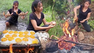 Survival in the rainforest Chicken spicy roasted tasty Big crab soup chili for dinner Top 5 video [upl. by Hannala]