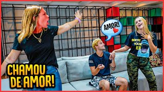 CHAMEI A NOVATA DE “AMOR” NA FRENTE DA MINHA NAMORADA  REZENDE EVIL [upl. by Suaeddaht109]