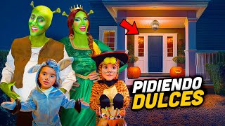 Pidiendo HALLOWEEN Disfrazados de SHREK [upl. by Avruch259]