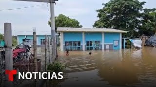 Milton provoca intensas lluvias en México antes de salir rumbo a Florida  Noticias Telemundo [upl. by Ynogoham]