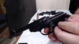 Pistola a salve Bruni P 38 cal8 Knall  smontaggio [upl. by Atirrehs854]