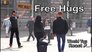 Expérience Sociale 12 FREE HUGS  CÂLINS GRATUITS [upl. by Fennelly603]