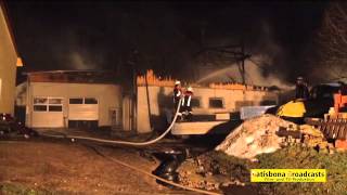 Brand einer Stallung mit angebauter KfzWerkstatt  31012013 [upl. by Willard]