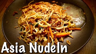 gebratene Nudeln mit Ei selber machen Asia Style Asianudeln DIY Wok Rezept [upl. by Steen844]