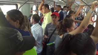 Repentistas cantam no Trem da CPTM [upl. by Rea402]