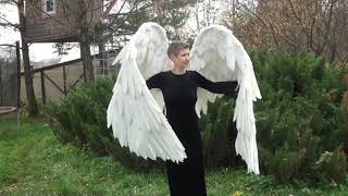 Big wavingmovablearticulating white Heaven Angel wings ChristmasAnime Cosplay by LuxuryWingsnet [upl. by Kamat]