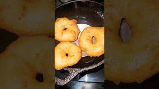 Amazing amp Easy Tricks to make Crispy Medu Vadashorts [upl. by Wiltshire]