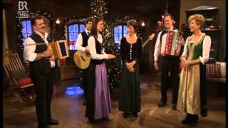 Oeschs die Dritten  Weihnachten mit Carolin Reiber [upl. by Keever]