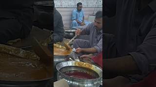 Javed Nihari Now in Lahore  Pakistan Most Famous Nalli Maghaz Special Nihari  Street Food [upl. by Secrest449]