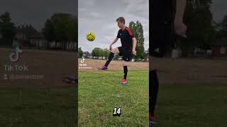 Defi foot⚽️ football foot shortsvideo shorts challenge defi equipedefrance footballshorts [upl. by Proudlove972]