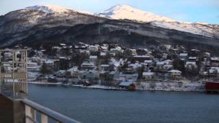 Finnsnes  Einfahrt des Hurtigrutenschiffs MS Midnatsol in den Hafen [upl. by Nnylrats658]