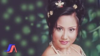 Cucun Novia  Waru Doyong Official Music Video [upl. by Hsetim]