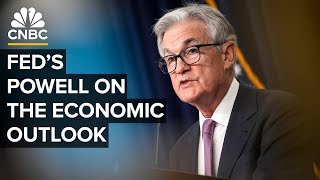 Fed Chair Powell delivers remarks on the economic outlook at Stanford Business School — 4324 [upl. by Marvella]