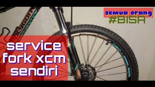 Cara Service shockfork sepeda mtb sr suntour xcm polygon premier 5  versi anak kampung [upl. by Dorella]