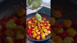 Gnocchi mit AvocadoBasilikumPesto und karamellisierten Cherrytomaten😍 gnocchi pesto Chefkoch [upl. by Saqaw]