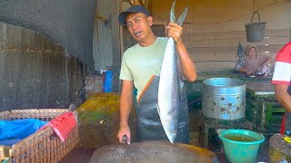 FAST FISH CUTTING  RAINBOW RUNNER FISH CUTTING amp SLICING IN FISH MARKET  EXPERT FISH CUTTING [upl. by Butterfield450]