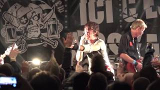 SHAM 69  White Riot  If The Kids Are United  Live à la StreetPunk Xmas Party 2015 [upl. by Lorelei]