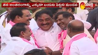 KCR meets TDP Leader Mandava Venkateswara Rao  Political Corridor  Sakshi TV [upl. by Yekciv]