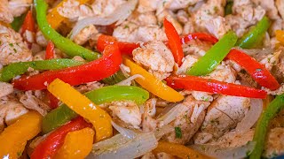 Fajitas de Pollo  Recetas Mexicanas Faciles [upl. by Mchail]