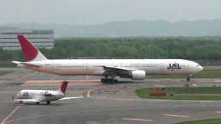 JAL ボーイング777300 新千歳空港離陸 [upl. by Rihsab241]