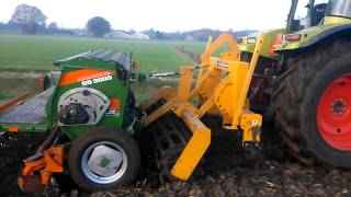 Wintertarwe zaaien met Agrisem Combiplow voorzetwoeler en Amazone D9 zaaimachine [upl. by Akemor]