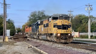 Mismatched Locomotives Take Long Train Past RR Office In Blanchester Ohio Indiana amp Ohio Railway [upl. by Norek]