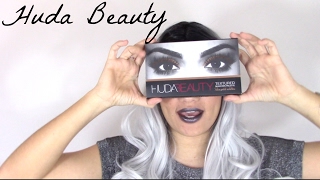 HUDA BEAUTY  Textured shadow palette rose gold edition [upl. by Plotkin303]