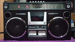 Sanyo M4500 Radiocassette Boombox Retro [upl. by Eirovi431]