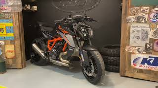 UNBOXING KTM 1390 SUPERDUKE R EVO [upl. by Sherm]