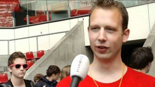 Wereldrecord planking in Philips Stadion [upl. by Stambaugh]