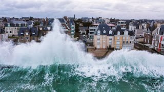 Grandes Marées et vagues à SaintMalo vu du drone [upl. by Deborath162]