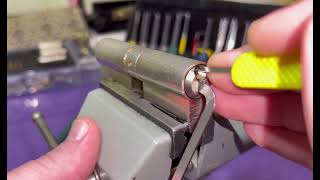 Opening a lock TRELOCK 5 pin Вскрытие цилиндра TRELOCK 5 пиновый [upl. by Tahpos58]