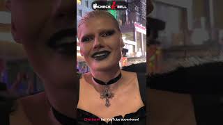 GNTMSiegerin Lea bei Heidi Klums HalloweenParty am Times Square in New York City [upl. by Naziaf]