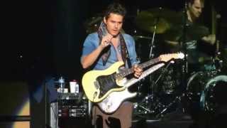 John Mayer Epic gets guitar from fan during quotGravityquot solo returns it signed and tuned  Argentina [upl. by Tertias745]