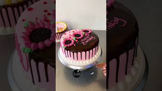 Flower Cake design youtubeshorts cake shortvideo trending birthdaycake [upl. by Lenrow]