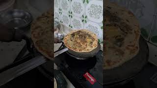 Aloo Palak Ka Parantha Ready Hain [upl. by Lladnar]