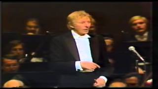 Danny Kaye  Aidas Triumphal March New York Phil [upl. by Merril]