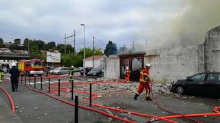 Ciboure  violent incendie dans un entrepôt [upl. by Nealah]