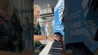 Moment suspendu avec un brancardier 🏥🥹🙏 piano publicpiano pianosolo [upl. by Dixie]