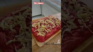 Focaccia alle barbabietole con cipolle [upl. by Pascia]