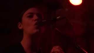 Nadine Shah  Aching Bones  Live  Prinzenbar Hamburg  052015 [upl. by James]