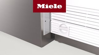 Kältegeräte MasterCool  IntensiveClear Filter reinigen und austauschen I Miele [upl. by Oberon]