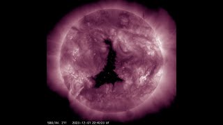 Spacecraft sees gigantic coronal hole on Sun in amazing oneweek timelapse [upl. by Vladi]